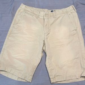 Gap light colored khaki shorts